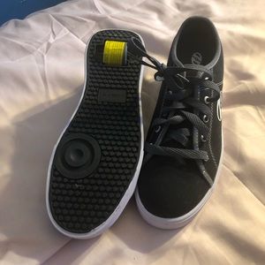 NEW Heely’s / Wheelies black and white with grey lace’s